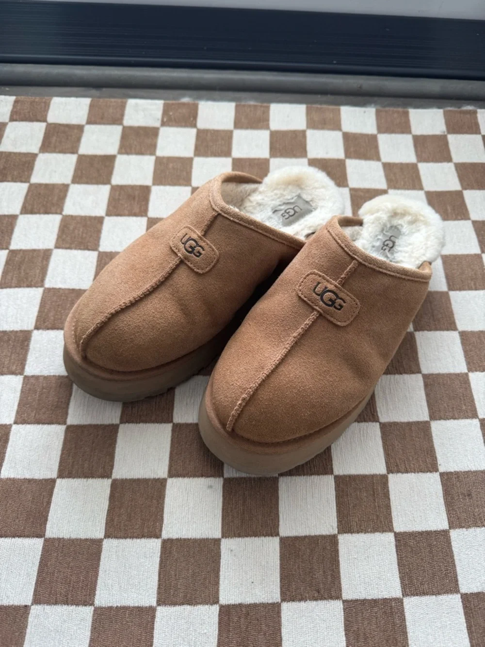 UGG Women's Chestnut Slippers - Picture 3 of 7